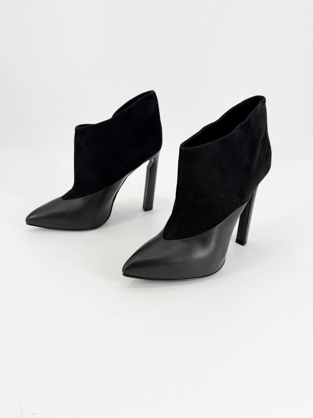 Jimmy Choo Diad Black Leather Suede Pointed Ankle Booties Size 40 EU US 9.5 Heel
